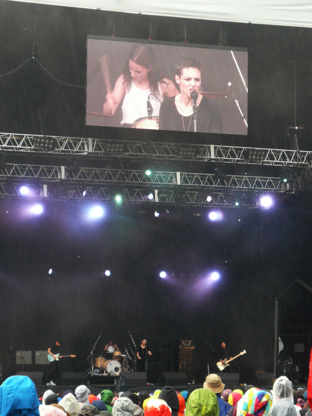 SAVAGES FUJI ROCK FESTIVAL ’13 – White Stage