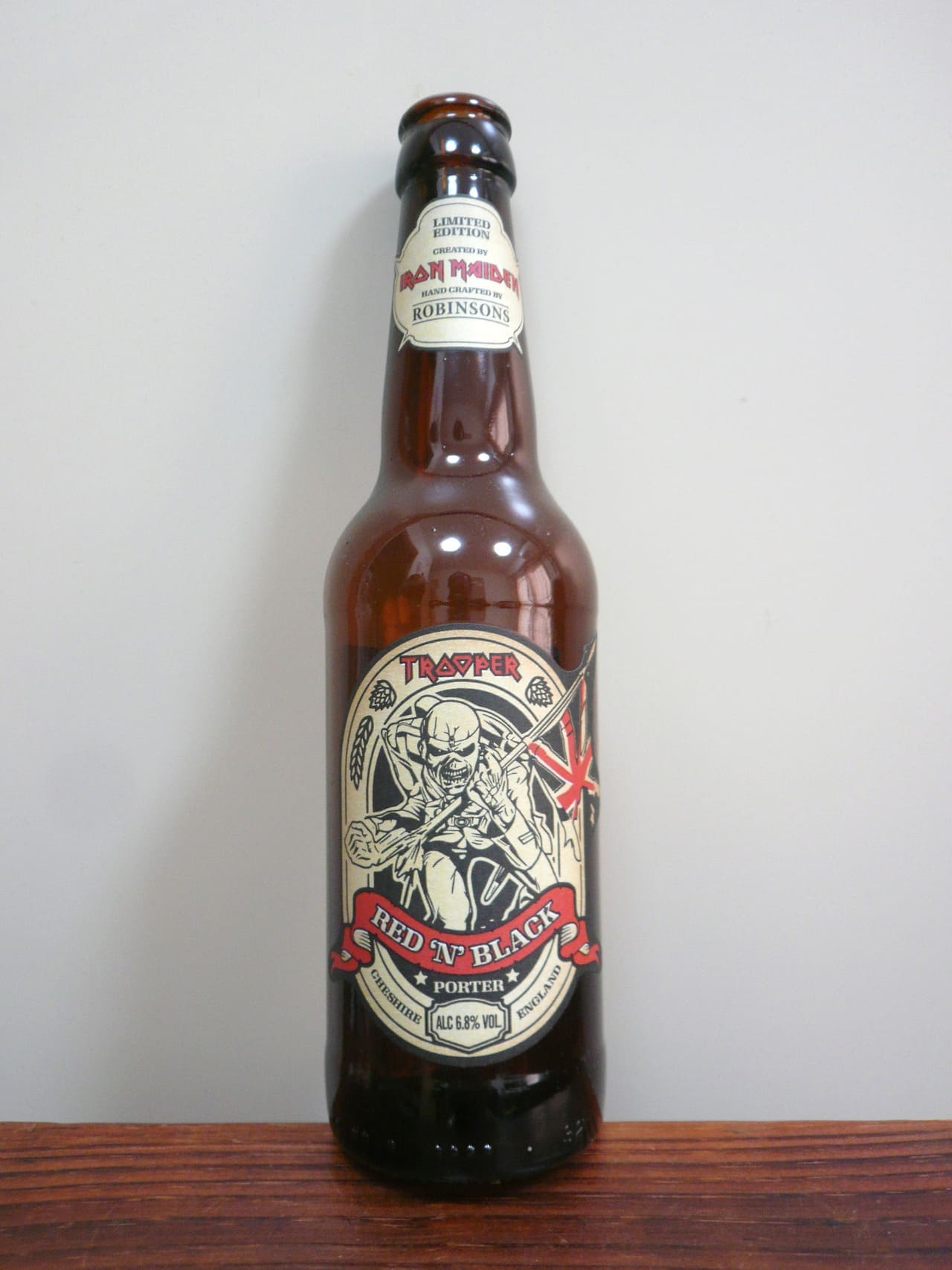 Robinsons Brewery Trooper Red ’n’ Black