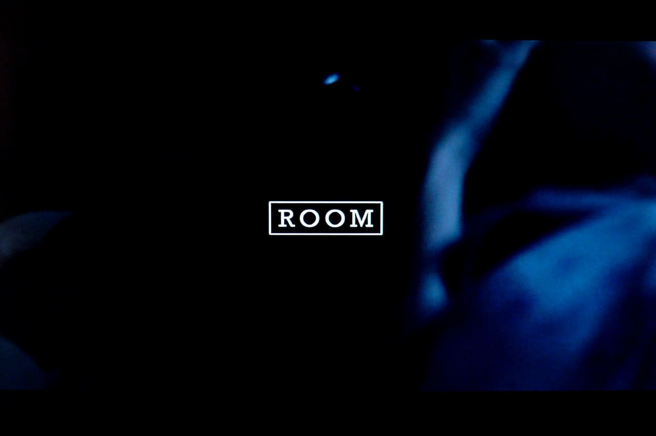 ルーム Room