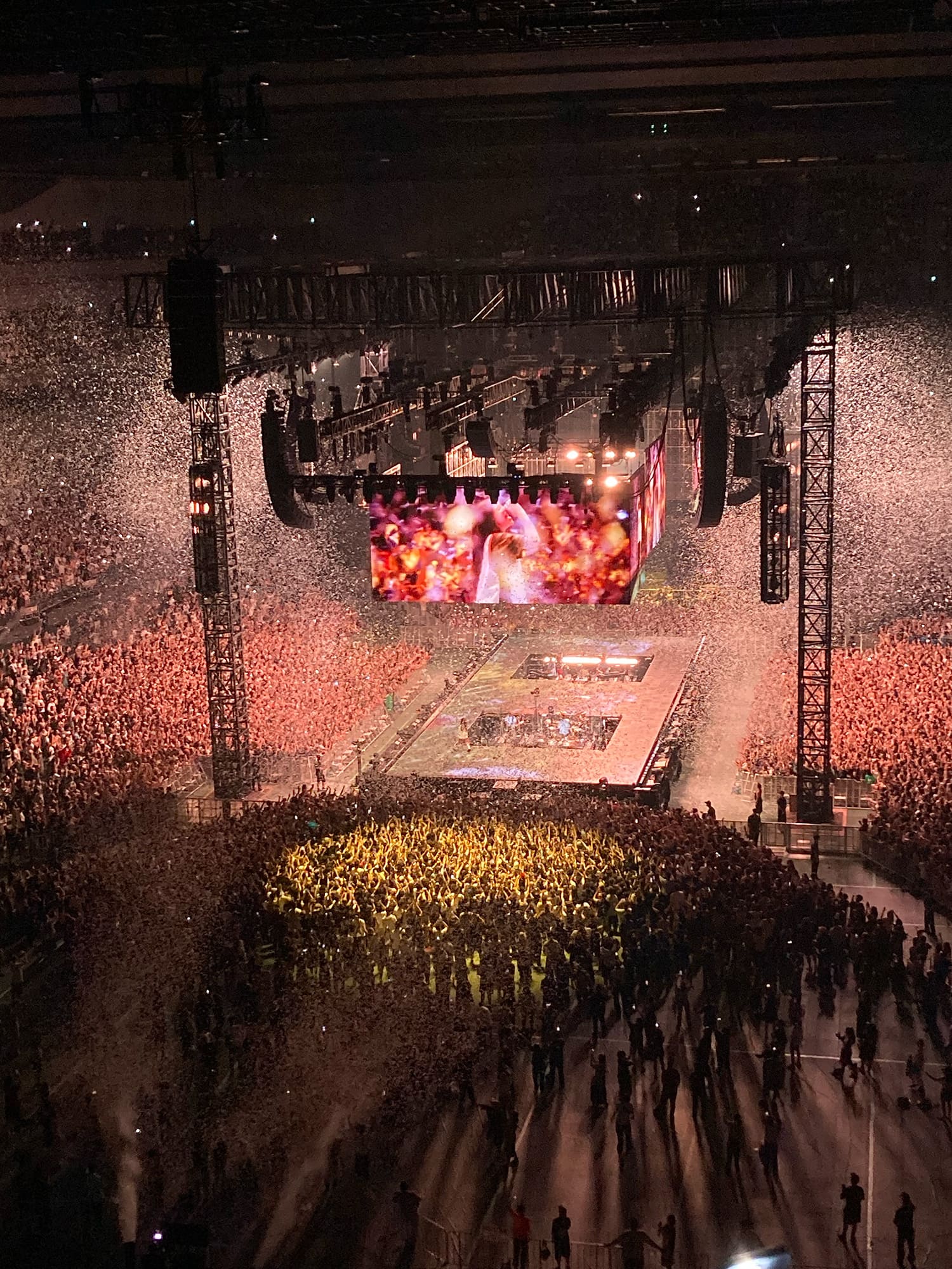 Billie Eilish HIT ME HARD AND SOFT: THE TOUR
