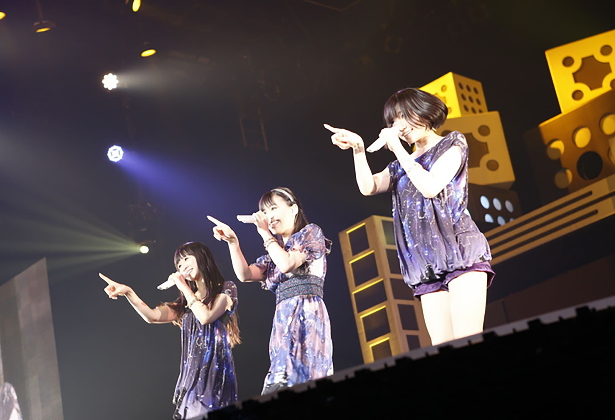 Perfume Second Tour 2009『直角二等辺三角形TOUR』