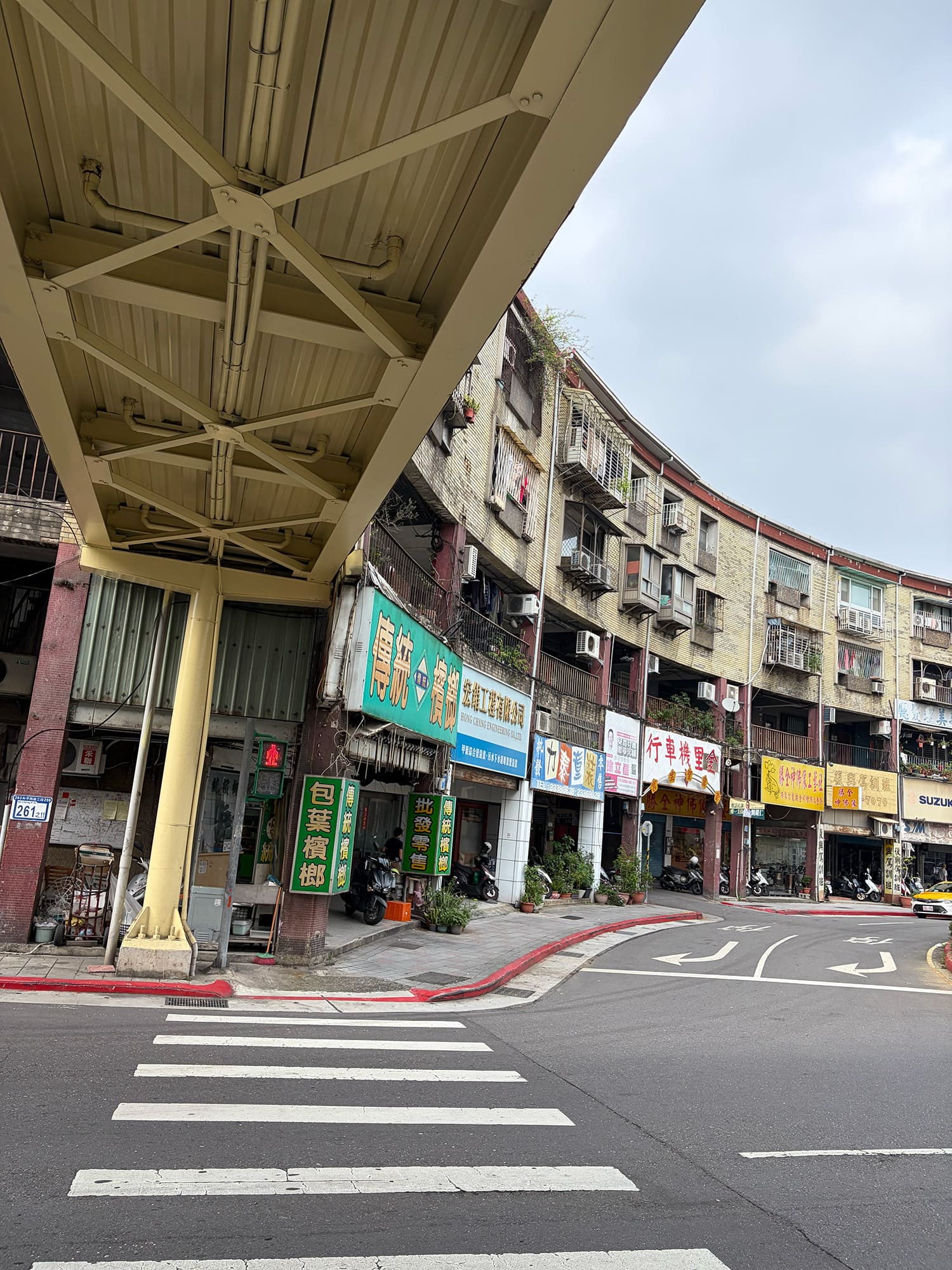 華江整宅社区 華江橋 NewJeans – How Sweet 台北