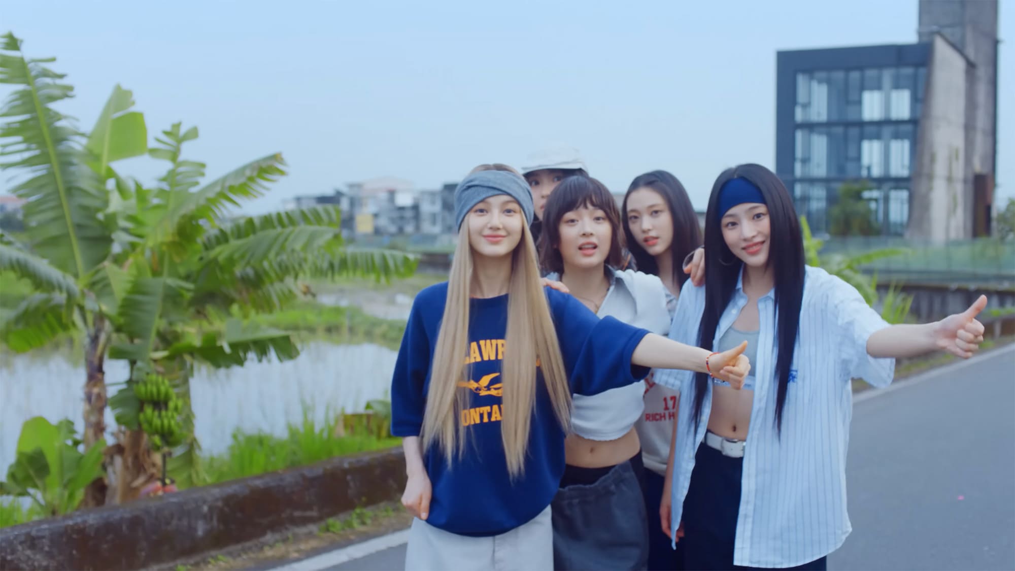 NewJeans – How Sweet 礁渓（ジャオシー）
