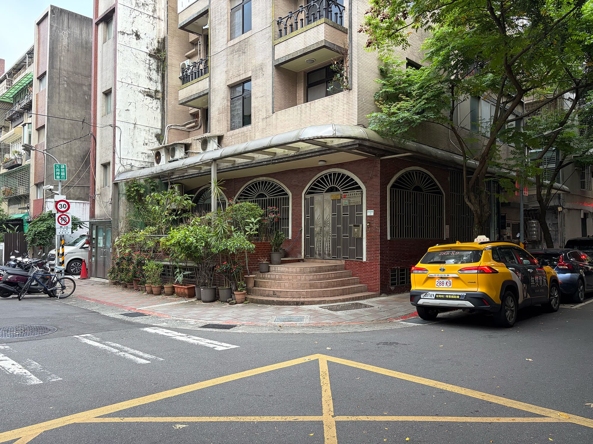 富錦街 NewJeans – How Sweet 台北