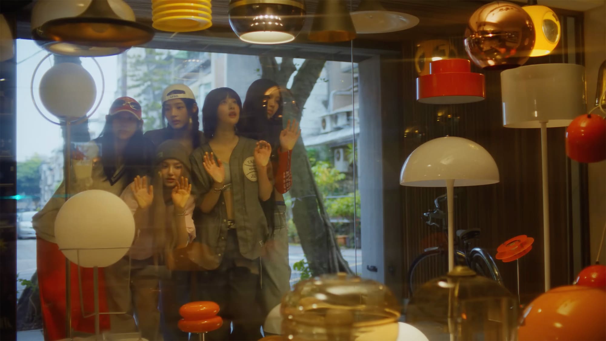 富錦街 NewJeans – How Sweet 台北