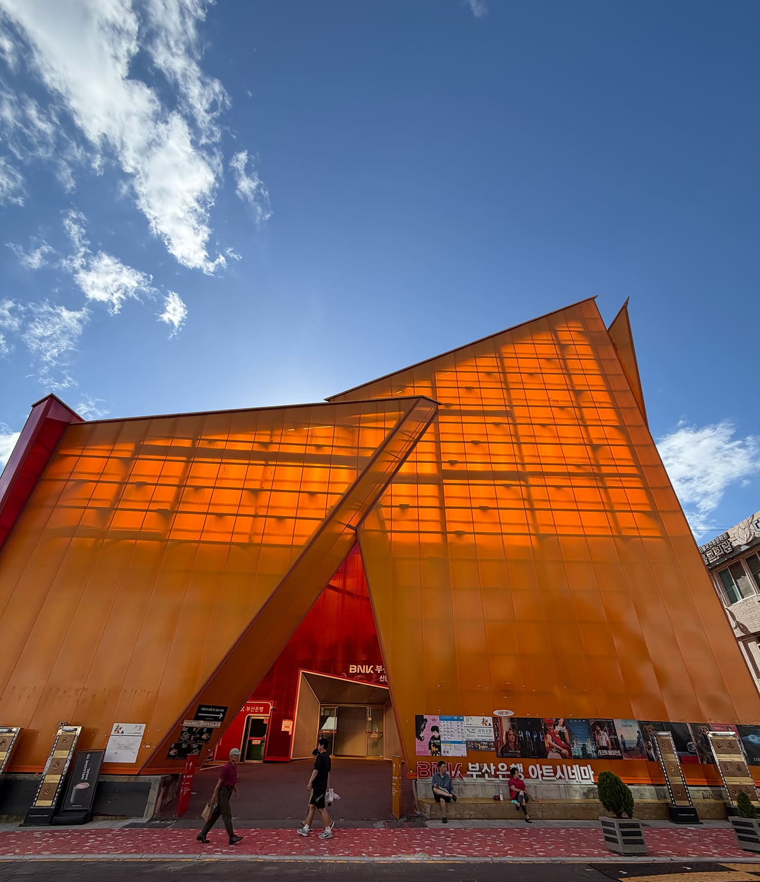 Corner Theater 金枝玉葉 釜山